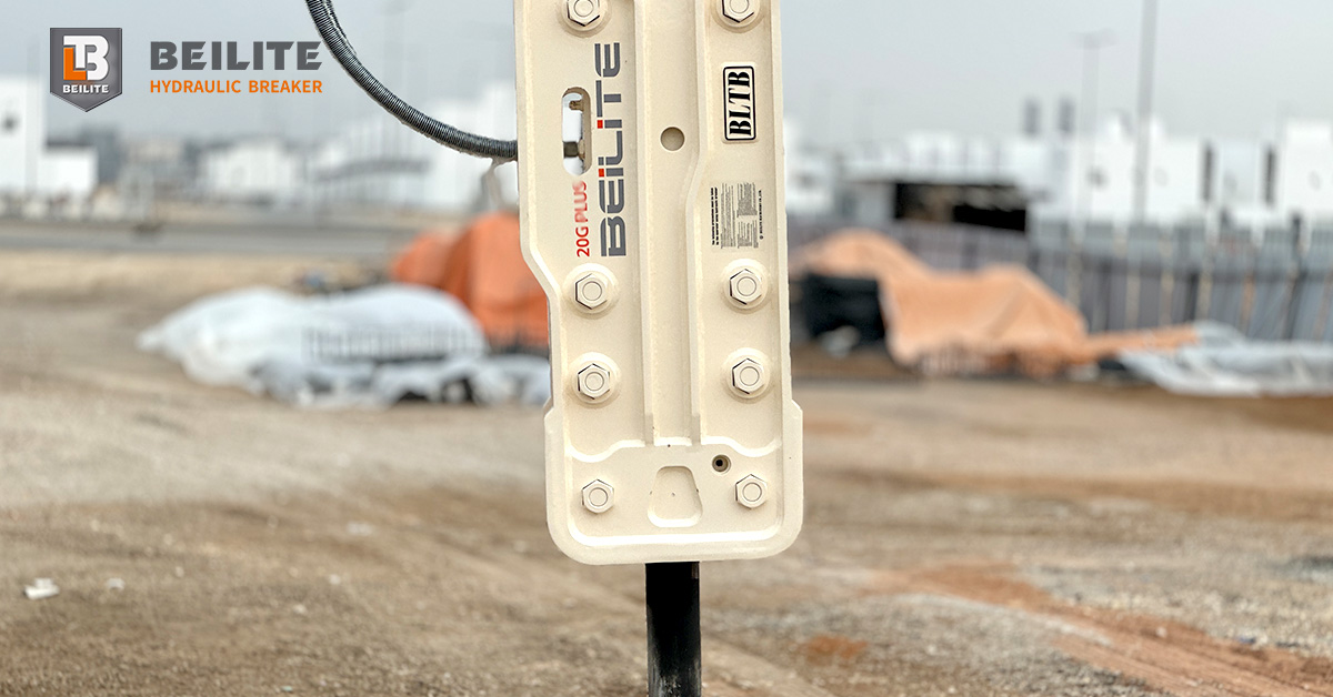 Complete Guide to Hydraulic Breakers for Agriculture 