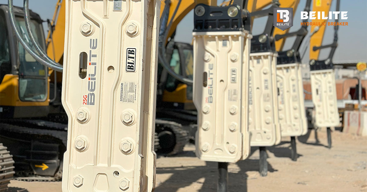 Top mounted hydraulic breaker Top mounted hydraulic breaker