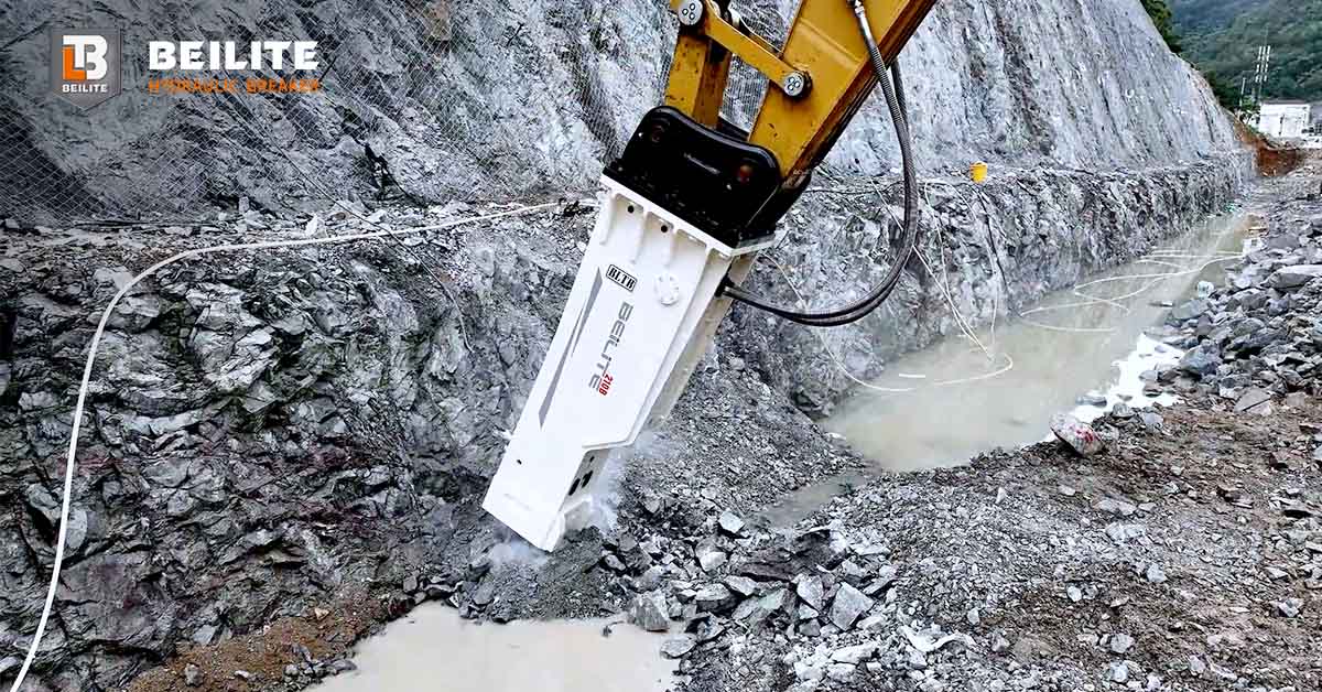 The Ultimate Guide to Choosing the Ideal Hydraulic Breaker for Your Excavator The Ultimate Guide to Choosing the Ideal Hydraulic Breaker for Your Excavator